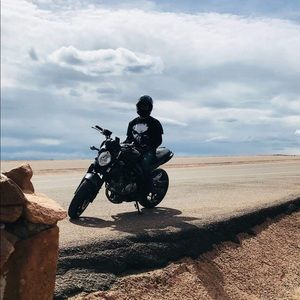 Meet your Posher, Alexis